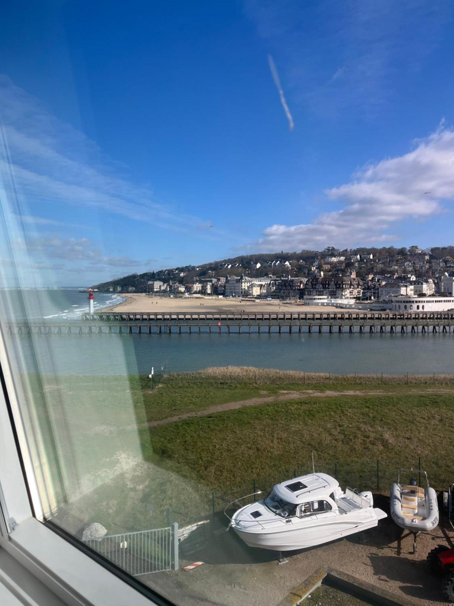 Mon Balcon Face A La Mer - Les Marinas Довиль Экстерьер фото